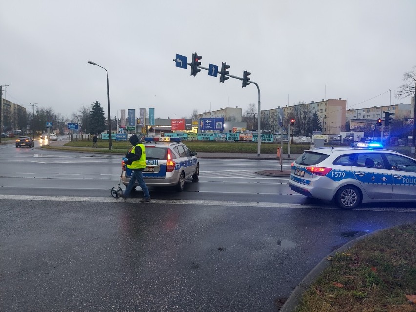 Wypadek na ul. Łódzkiej w Zduńskiej Woli. Potrącenie...