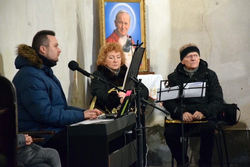 Orszak Trzech Króli przeszedł ulicami Malborka od kościoła św. Jana Chrzciciela na plac Jagiellończyka