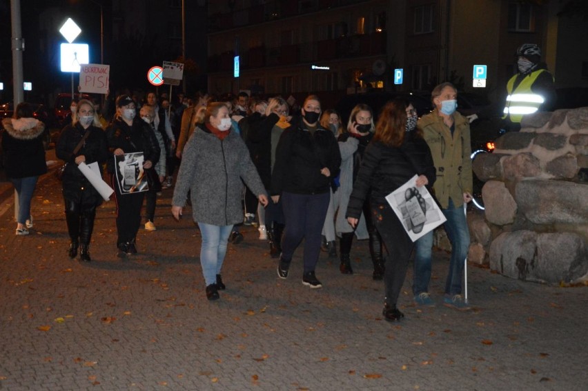 Protest kobiet na Plantach w Goleniowie. "To jest wojna!"