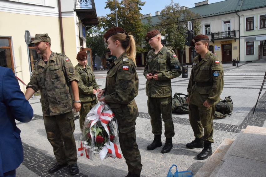 Żołnierze Polskiej Organizacji Wojskowej zakończyli dziś marsz szlakiem Powstania Sejneńskiego