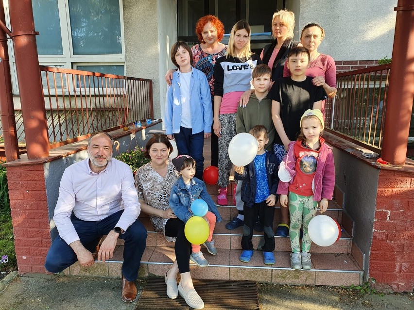 "Dziecięca prośba" - przesłanie ze środka Europy wyśpiewane przez mieszkańców Suchowoli i uchodźców z Ukrainy
