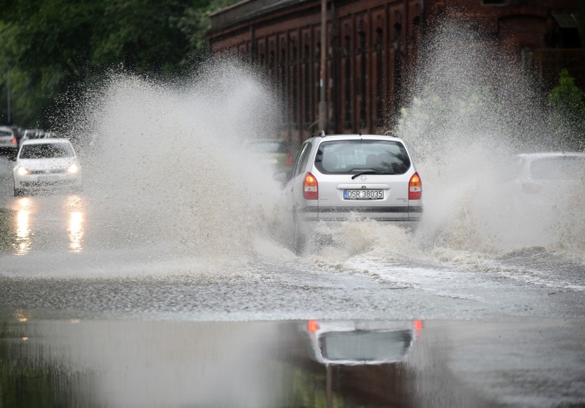 Gwałtowne burze przechodzą nad woj. śląskim