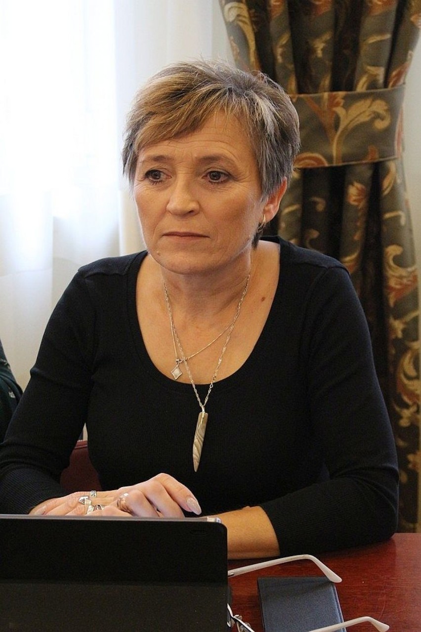 Pierwsza sesja rady Gminy w Woli Krzysztoporskiej. Przewodniczącą Małgorzata Gniewaszewska