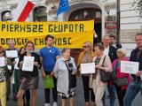 Mieszkańcy ulicy Harcerskiej w Łodzi protestują przeciw budowie bloków. "Chciwość i głupota"