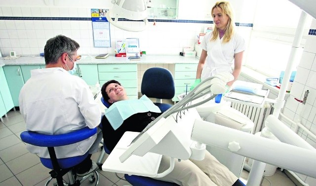 Za wizytę u stomatologa w przychodni "Wassowskiego" pacjenci muszą teraz płacić