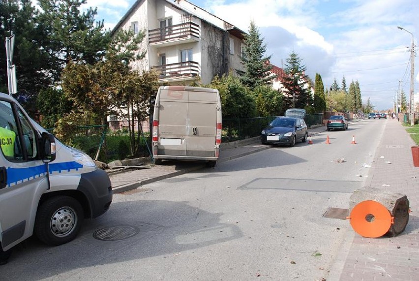 Wypadek na skrzyżowaniu ul. Słowackiego i Krasickiego. Pasażerka lekko ranna [ZDJĘCIA]