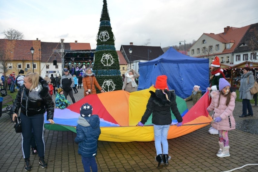 Gmina Sulików zaprasza na jarmark świąteczny. W galerii zobacz jak było w 2019 roku! [ZDJĘCIA]