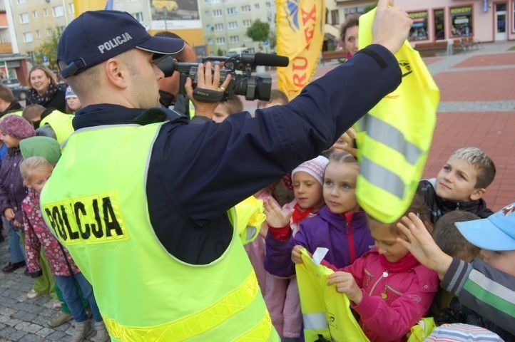 W Bytowie rozdaliśmy kamizelki odblaskowe