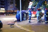 Trzy 19-latki zostały ranne w wypadku w centrum Opola. Volkswagen golf, którym jechały, uderzył w ciężarówkę i dachował