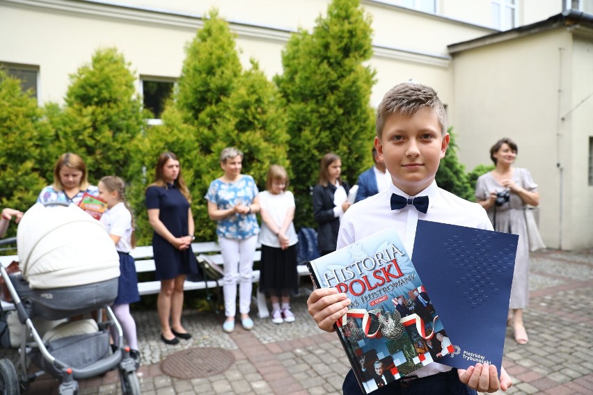 Nagrody prezydenta Piotrkowa dla najlepszych uczniów i...