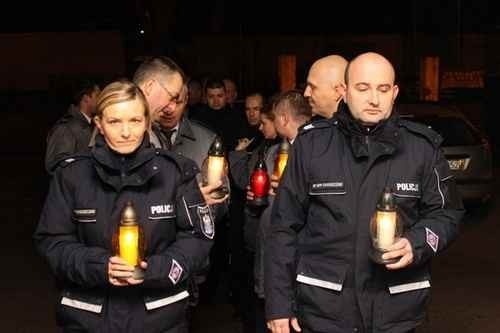 Choszczno: Policjanci uczestniczyli w mszy w intencji zmarłych funkcjonariuszy i pracowników policji
