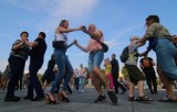 Oto zdjęcia z wielkiej potańcówki na pl. Wolności we Wrocławiu (ZOBACZ)
