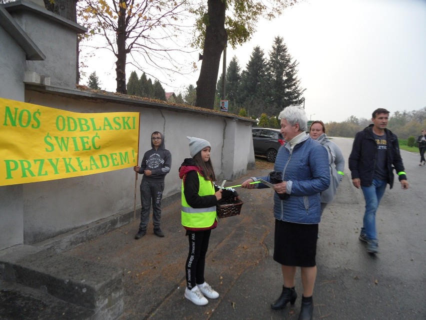 W Barwałdzie Średnim kontynuują akcję „Noś odblaski! Świeć przykładem”