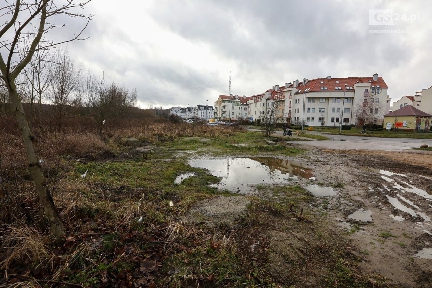 Działka, na której miałby powstać kościół przy osiedlu "Nad...