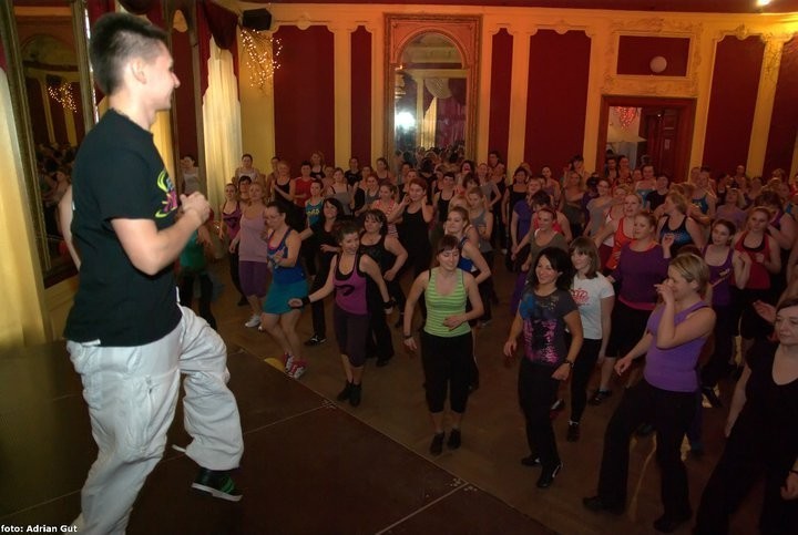 Zumba - taniec, ćwiczenia i dobra zabawa w jednym (ZDJĘCIA)