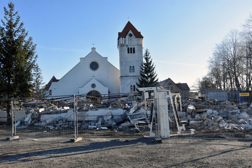 Dawna kaplica w parafii ks. Gacka legła w gruzach [ZDJĘCIA]