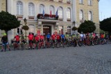 WSCHOWA. Na świeża rybkę do Kołobrzegu pojechało 23 cyklistów kręcąc kilometry dla Wschowy [ZDJĘCIA]