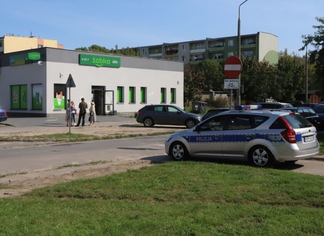 Do brutalnego pobicia 50-latki doszło w ostatnią niedzielę. Policja aresztowała już dwóch sprawców. Wciąż trwają poszukiwania trzeciego.