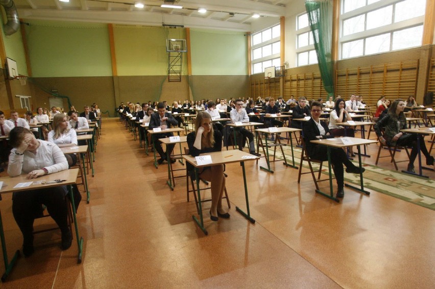 Egzamin maturalny w Legnicy (ZDJĘCIA)