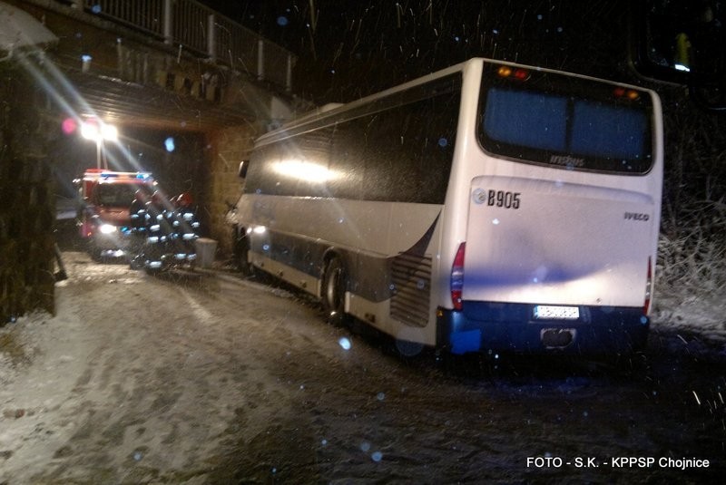 Chojnice - Angowice: Autobus uderzył w wiadukt ZDJĘCIA Z WYPADKU!