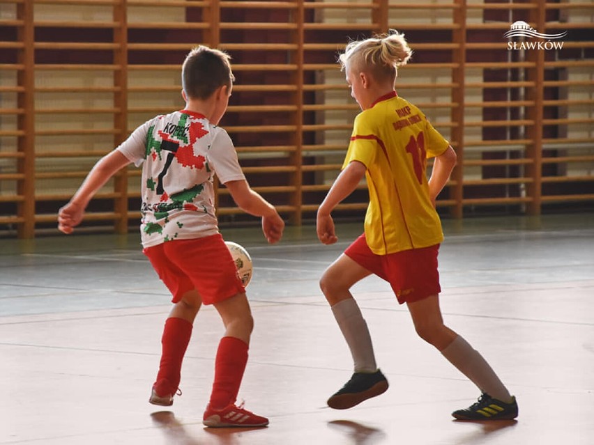 W hali sportowej Zespołu Szkół im. Jana Pawła II w Sławkowie...