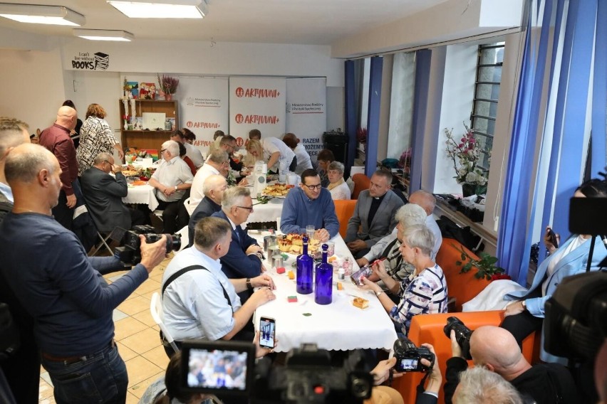 Szef rządu spotkał się z seniorami w Bielsku-Białej....
