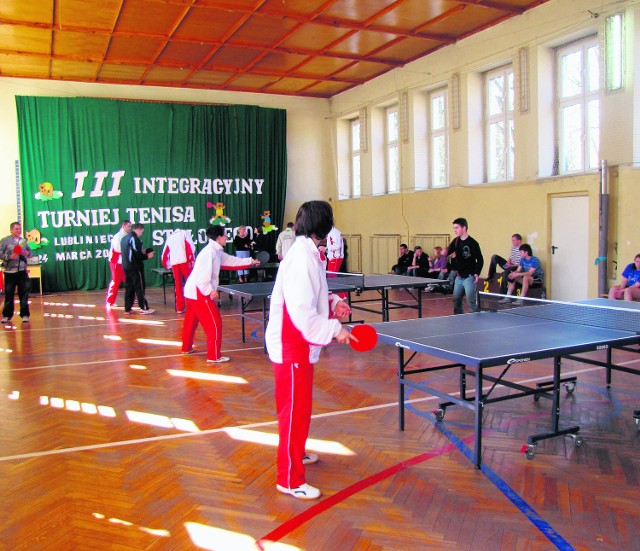 W turnieju uczestniczyło kilkudziesięciu zawodników ze  szkół i ośrodków lublinieckich