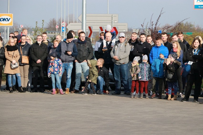 Na miejscu terrorystycznego zamachu pojawili się policjanci....