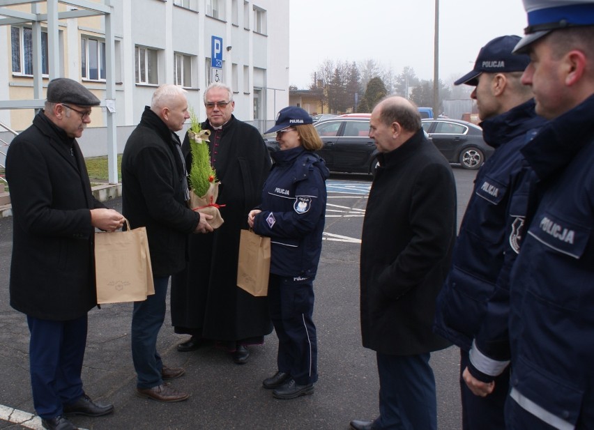 Wągrowiec: Do policjantów trafiły nowe suvy. Pomogą funkcjonariuszom pokonywać bezdroża powiatu 