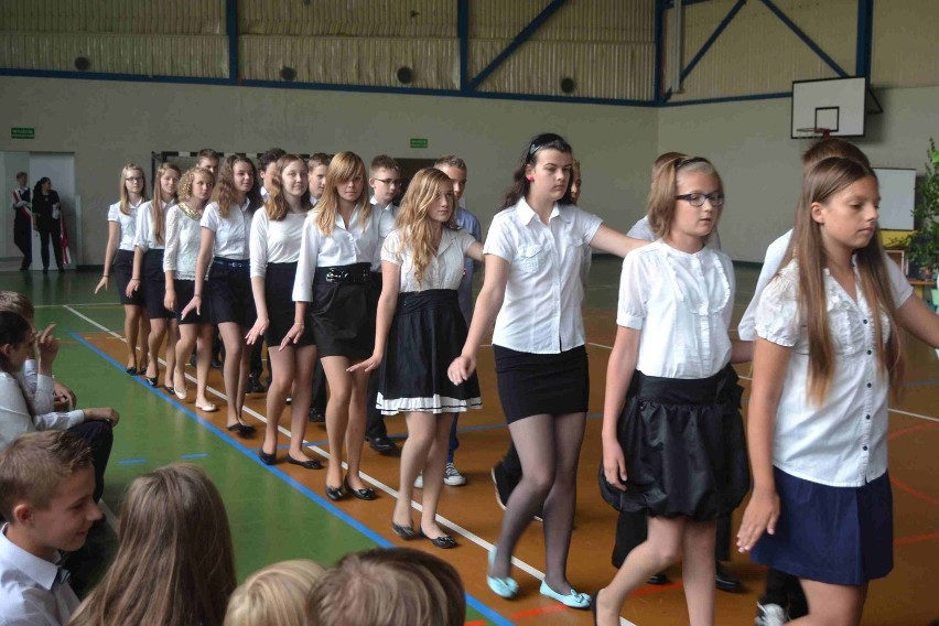 Zakończenie roku szkolnego szóstych klas w Szkole Podstawowej nr 8 w Lęborku. Zobacz zdjęcia