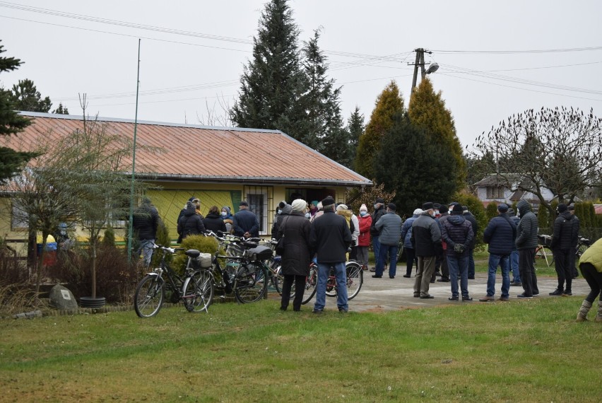 Działkowcy kontra prezes okręgu łódzkiego. Gorący sezon w skierniewickim ogrodzie działkowym „Konwalia” 