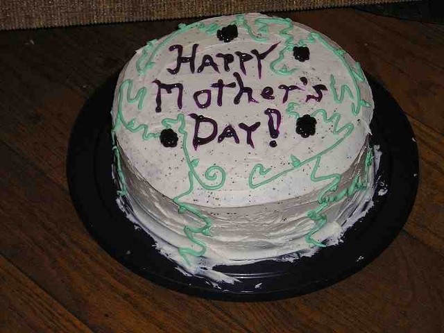 Źródło: http://commons.wikimedia.org/wiki/File:Mothers%27_Day_Cake.jpg