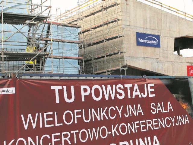 Według pierwotnego harmonogramu sala konccertowo-konferencyjna na Jordankach miała być gotowa do końca czerwca. Aktualny termin to połowa sierpnia. Wtedy mają ruszyć odbiory robót