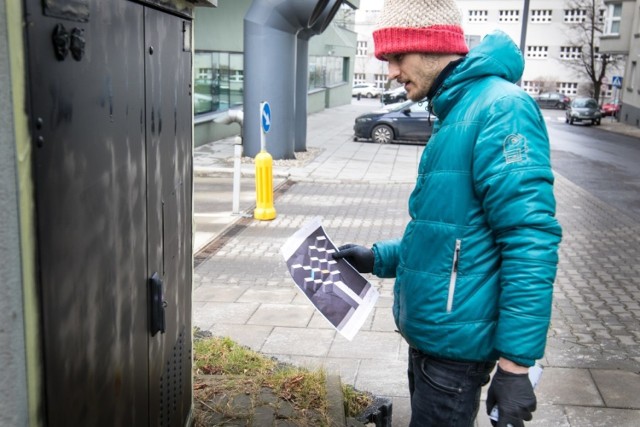 Katowicka moderna pojawi się na skrzynkach elektrycznych w centrum Katowic. Pomaluje je Kacper Mutke, absolwent projektowania katowickiej Akademii Sztuk Pięknych.