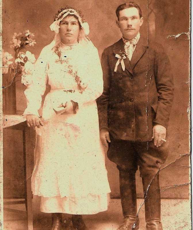 Para młoda z Poświętnego, zdjęcie sprzed pierwszej wojny...