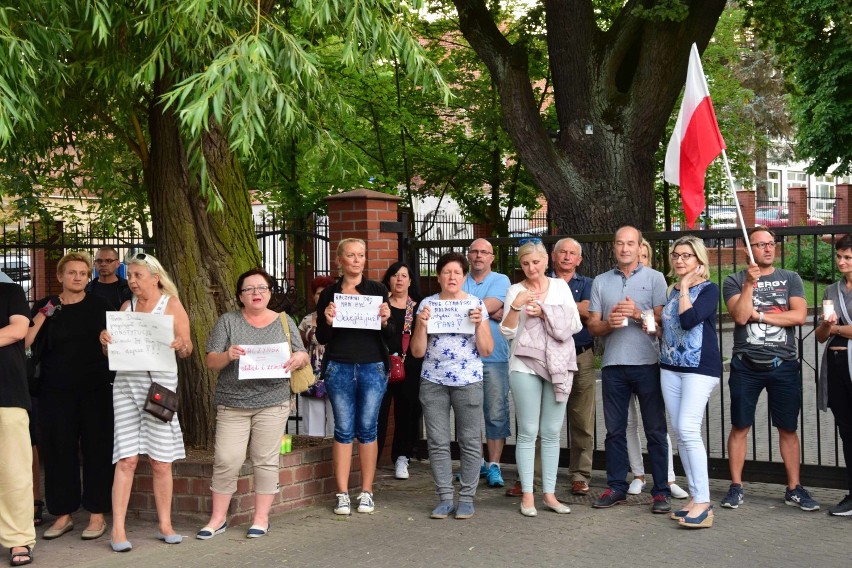 Protest w Malborku w obronie sądów [ZDJĘCIA]. "Chcemy weta prezydenta"