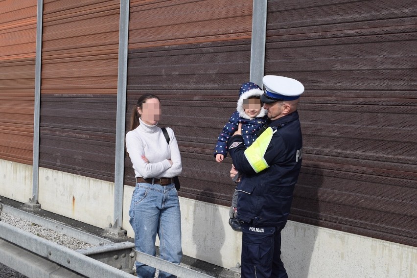 Świadek i policjanci z Włocławka pomogli kobiecie...