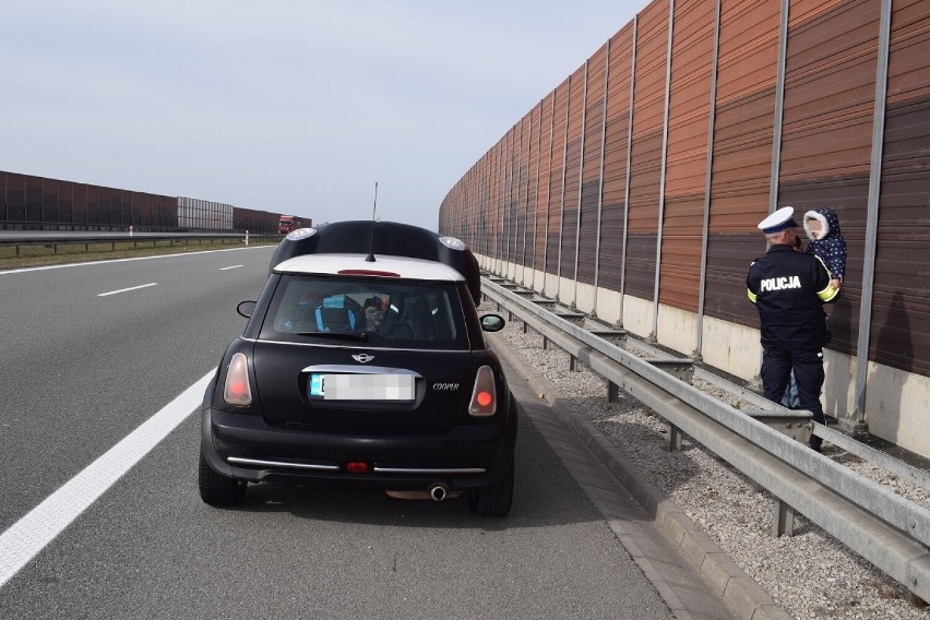 Świadek i policjanci z Włocławka pomogli kobiecie...