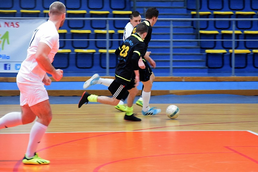 Futsal: Drużyna BestDrive Mrotek triumfowała w Turnieju Walentynkowym, który odbył się w Pile. Zobaczcie zdjęcia
