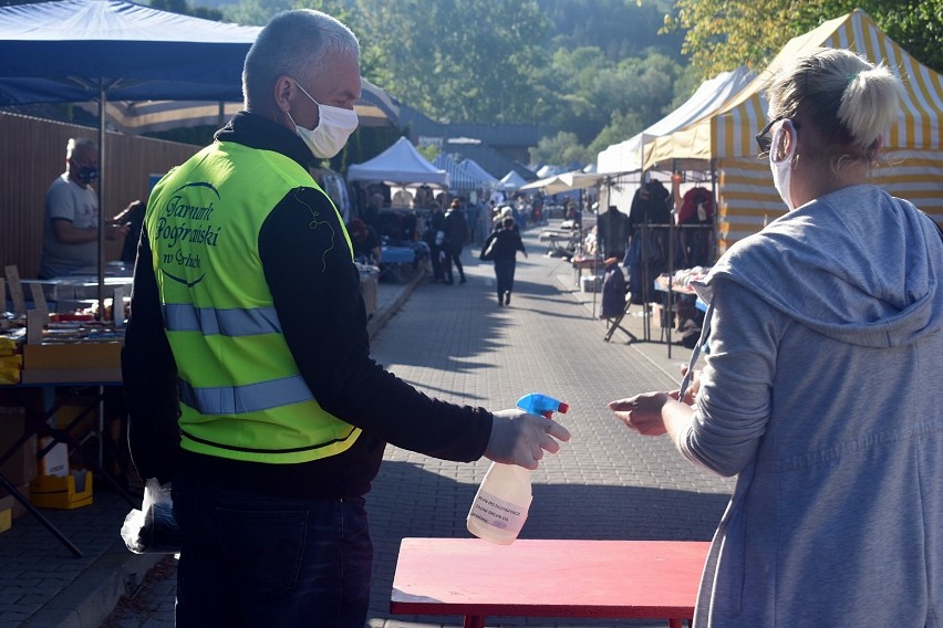 Jarmark Pogórzański pracuje pełną parą. Na placu jest 140 stoisk