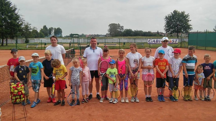 Letnia szkółka tenisa „Wakacje z tenisem” w Krotoszynie [ZDJĘCIA]