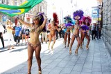 Samba w Gliwicach. Brazylijskie tancerki przeszły ulicami miasta
