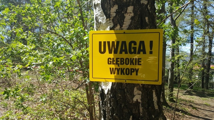 Szczawno-Zdrój: Ziemia odsłoniła niebezpieczny szyb kopalniany