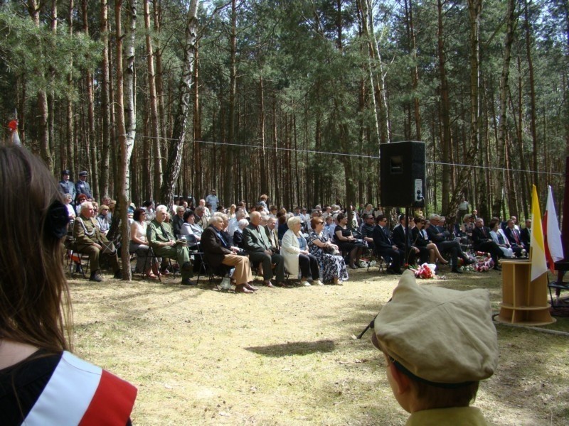 Kalisz: Msza polowa w Lesie Winiarskim ku czci ofiar II wojny światowej. ZDJĘCIA