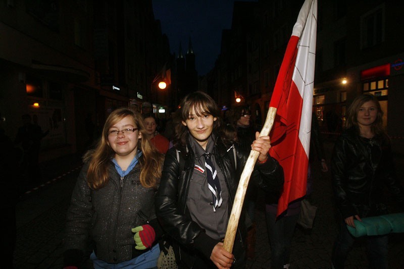 Legnica: Szli i biegli w rocznicę odzyskania przez Polskę niepodleglości(ZDJĘCIA)