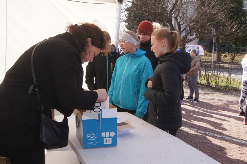 Bieg Pamięci Żołnierzy Wyklętych Tropem Wilczym Radomsko 2020. Na starcie ponad 250 osób [ZDJĘCIA]