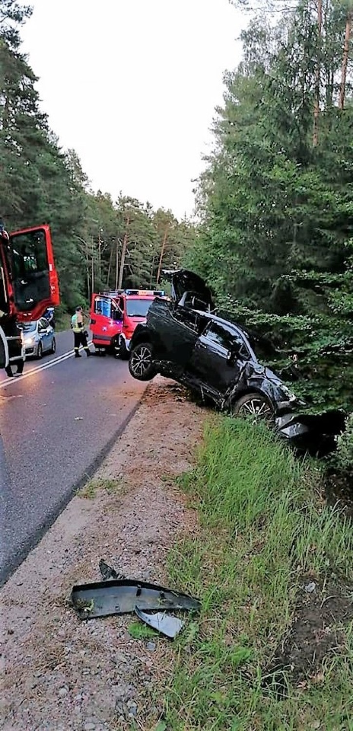 Człuchów. Wypadek na trasie Przechlewo - Koczała, jedna osoba poszkodowana