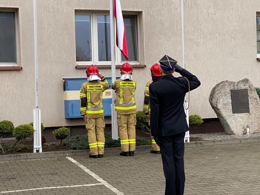 Pleszew. Strażacy upamiętnili 102. rocznicę odzyskania przez Polskę niepodległości