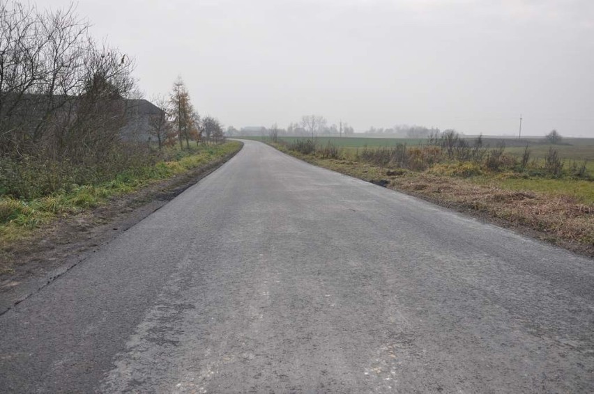 DROGI W PRABUTACH: Nowy asfalt na trasie Stańkowo-Obrzynowo