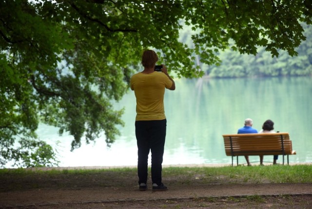 Łagów zachwyca! Woda w jeziorze Ciecz ma przepiękny kolor.